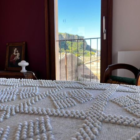 Palazzo Triolo - Dimora Di Charme Bed & Breakfast Corleone Ngoại thất bức ảnh
