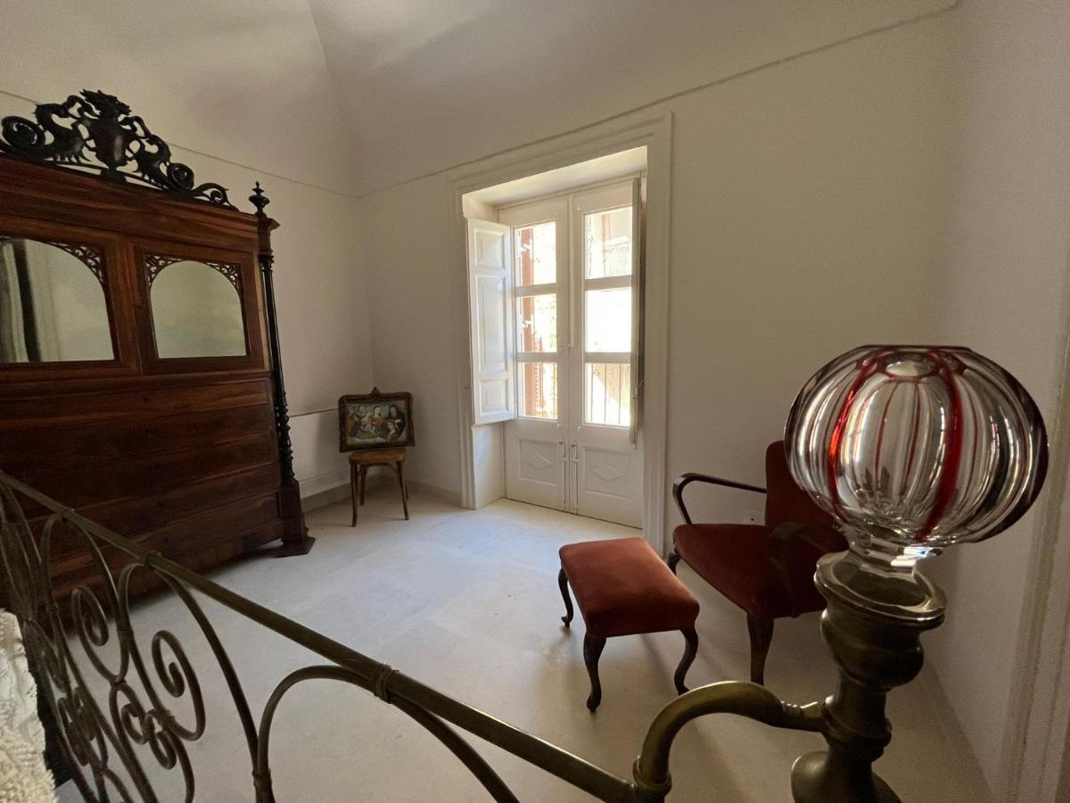 Palazzo Triolo - Dimora Di Charme Bed & Breakfast Corleone Ngoại thất bức ảnh