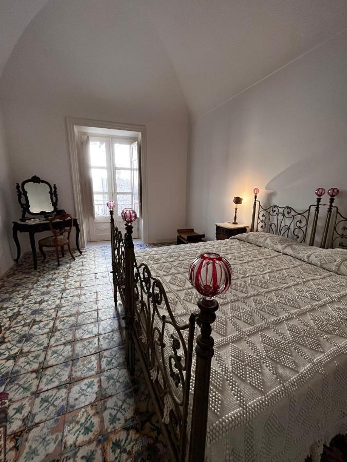 Palazzo Triolo - Dimora Di Charme Bed & Breakfast Corleone Ngoại thất bức ảnh
